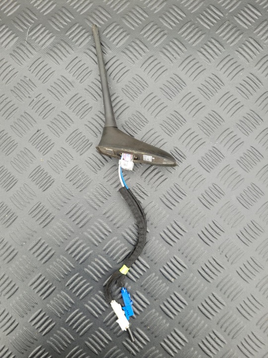 P68269669AA ANTENA dach GPS JEEP COMPASS II