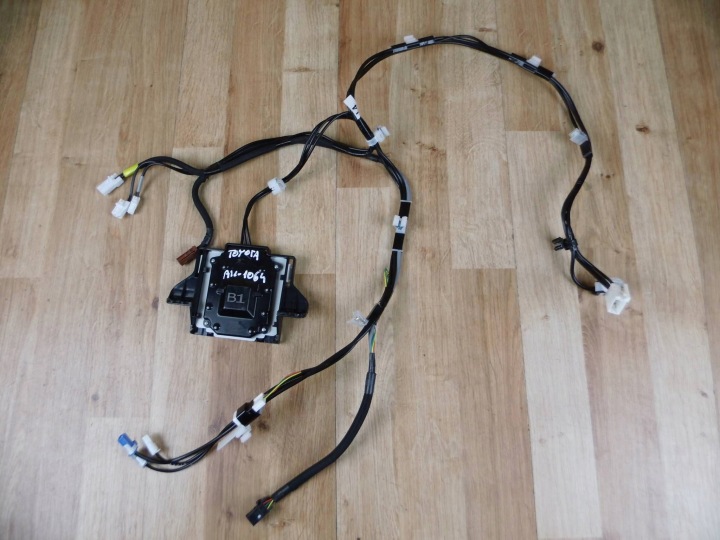 Toyota Yaris IV XP210 modul Bedienteil anteny GPS 86147-58010