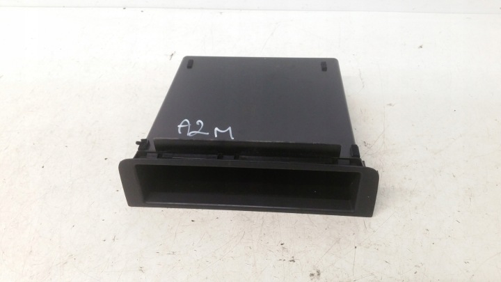 plato pod radio 8Z0863077 Audi A2