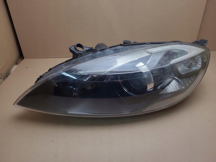 Feux phare Avant Gauche Bouche buse Volvo V40 2 2014 31420009