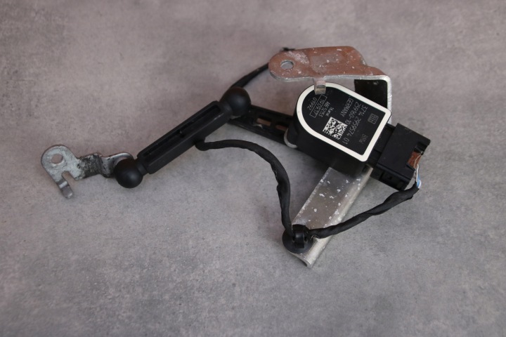 BMW G11 G12 G15 G16 G30 G31 sensor POZIOMOWANIA of the lights left rear part 2959574