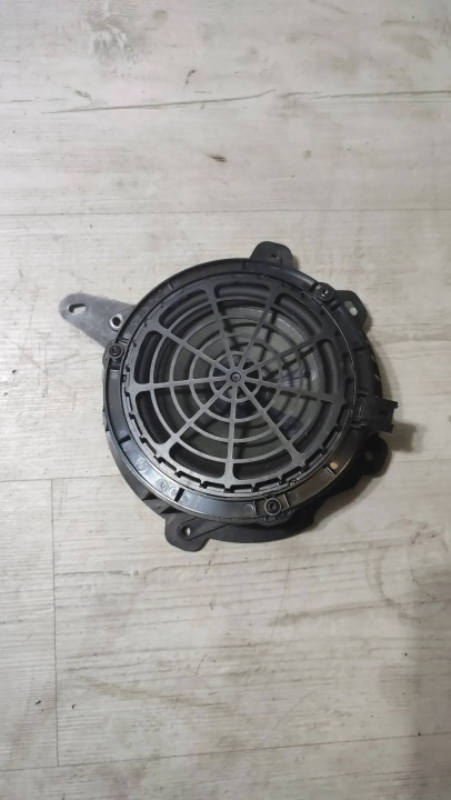 Opel Corsa F 1.2 22r. speaker