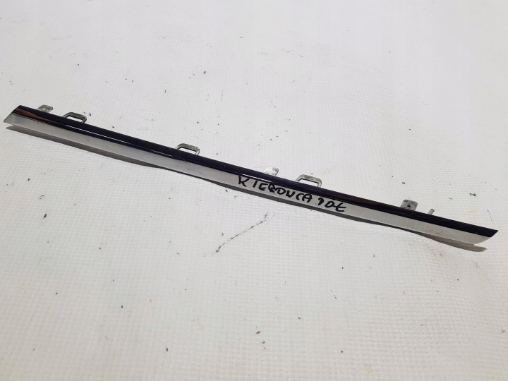 Leiste Schutzleiste CHROM Grill des Kühlers grilla grila vorne Mercedes CLS W218