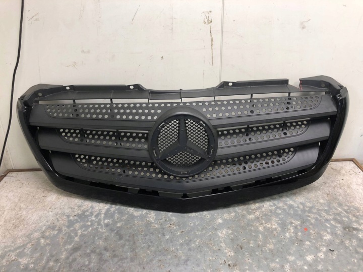 Grille Grille/masque MERCEDES W906 LIFT A9068880523
