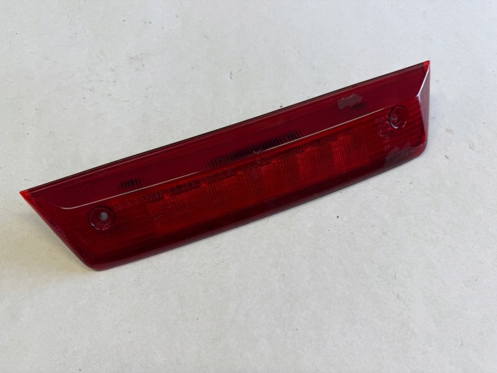 DODGE JOURNEY TRZECIE Feux phare STOP 05116302A
