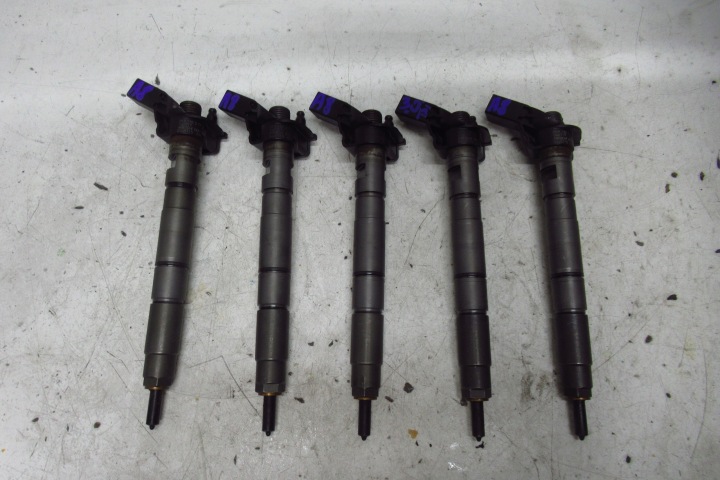AUDI A8 D3 3.0 TDI injector nozzle 059130277S KOMPLET