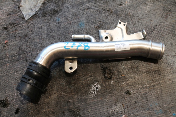 2778. tubo d’acqua AUDI RS6 4K0121481L