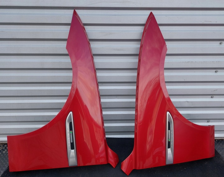Kotflügel vorne vorne links R-SPORT JAGUAR XE X760 CAH ITALIAN RACING RED