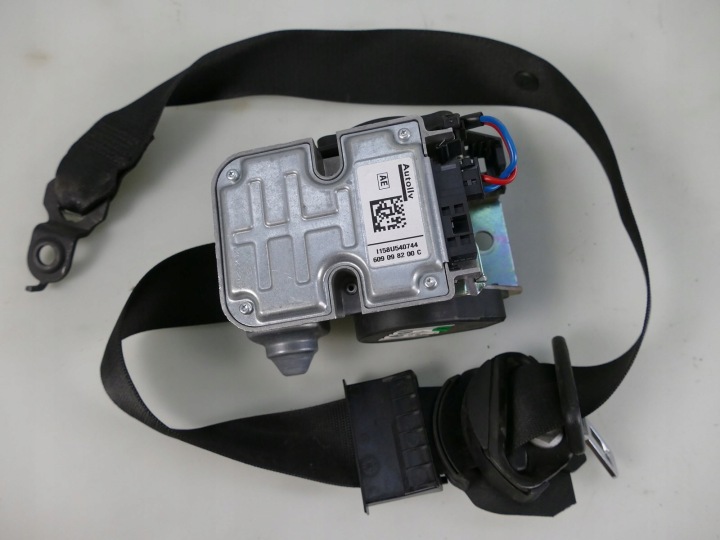 MERCEDES W211 LIFT tension belt safety right front