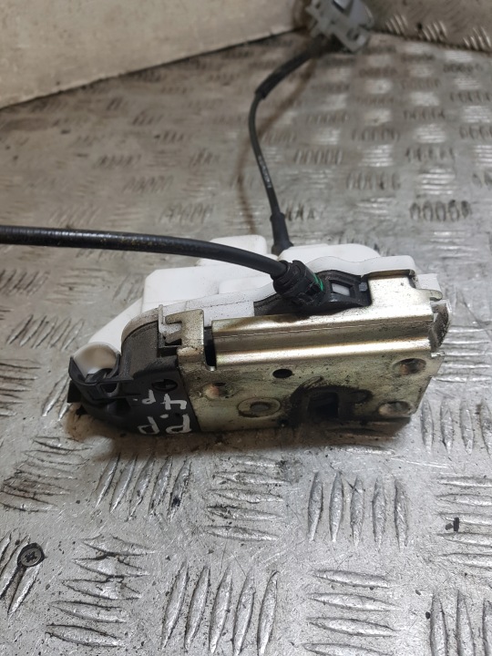 de la Serrure Portière Droite Avant CITROEN C3 4 PINY
