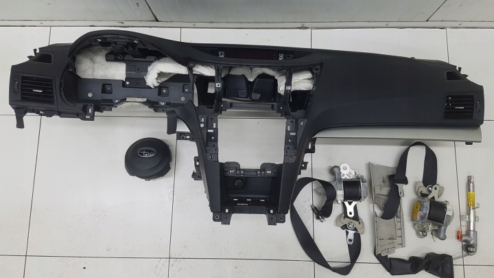 Armaturenbrett SUBARU OUTBACK 4 2010R