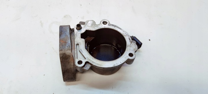 poklopač POMPY goriva AUDI A4 A5 A6 3.0T 06E103535A