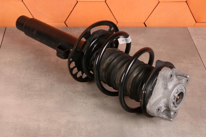BMW 2' G42 220d 218i 220i 230i amortizer desni prednji 2WD RWD 6896530
