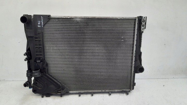 chladič vody klimatizaci 8377614 BMW E46 Compact