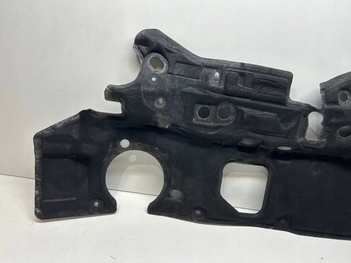 Vorwärtsbeschuss der Polestar 4 80015435 Motorkammer 8