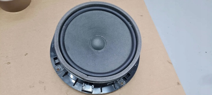 Q5 80A hangszóró ajtó eleje bal jobb 80A035415