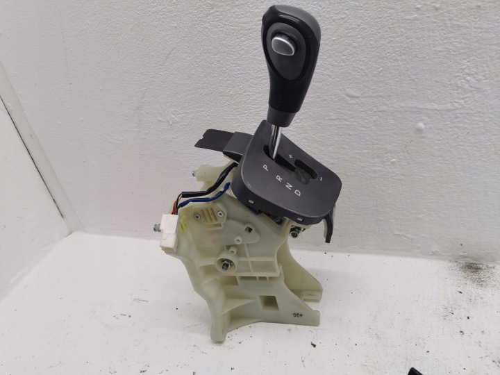 Schalthebel Schalt getriebe HYUNDAI H-1 II LIFT 2.5 CRDi