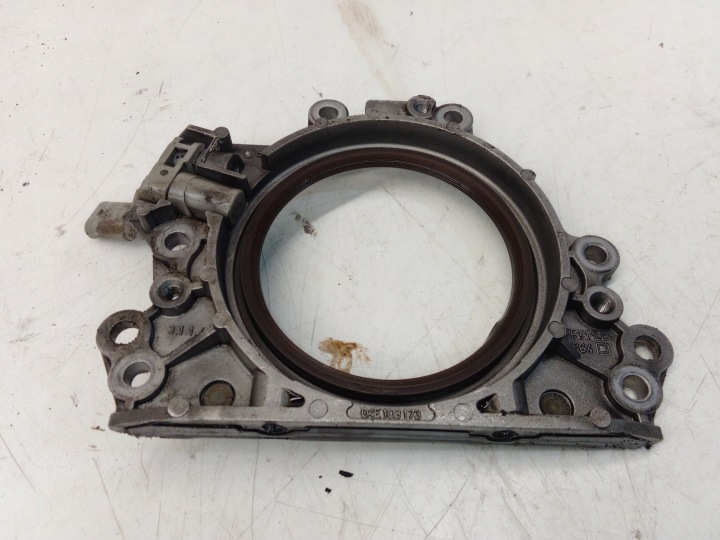 Gehäuse USZCZELNIACZ der Kurbelwelle AUDI VW 04E103173 1.4 T