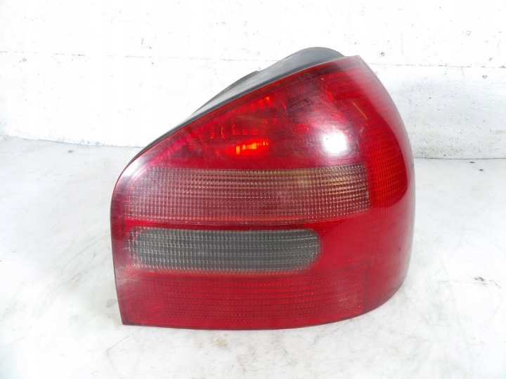 AUDI A3 8L 5D Licht heck rechts 08-441-1926R-R