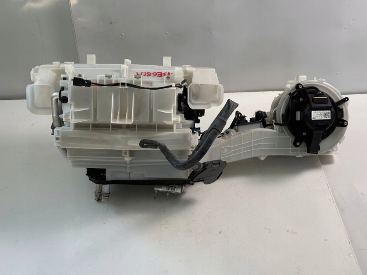 BODY/MPV 9836407680 1.5L diesel 75 kW 10