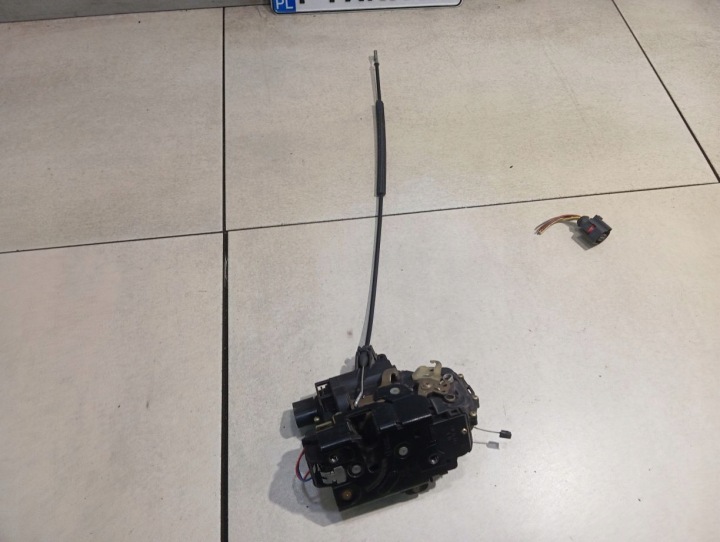 de la Serrure Portière Droite Avant SKODA OCTAVIA et 1.9 TDI 8pin