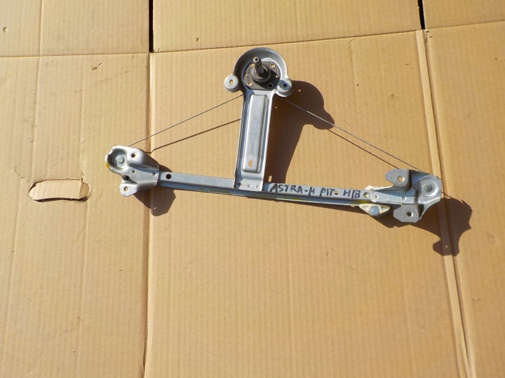 window regulator right rear part opel astra H HB 2005r