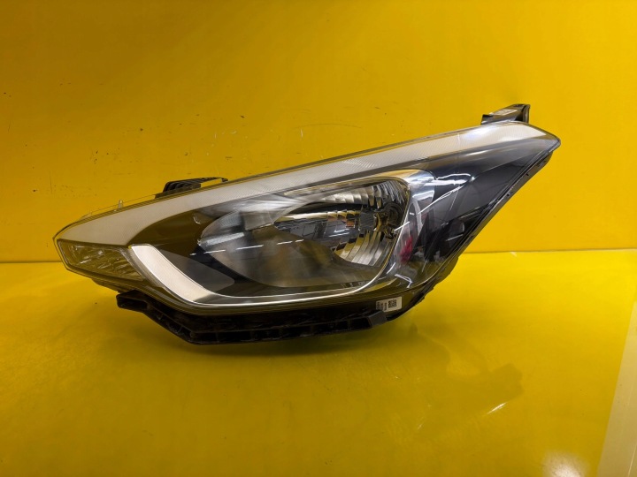 light left Hyundai I20 II Lift 2014- Zwykla 92101C8000