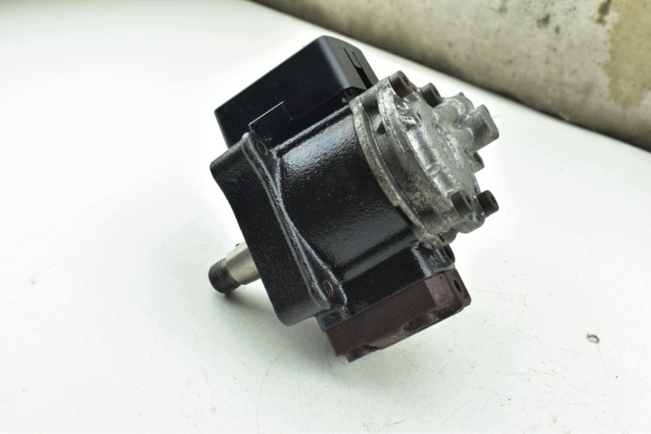 Einspritzpumpe VW GOLF VI AUDI A3 8P SEAT LEON II 1.6 TDI 03L130755E