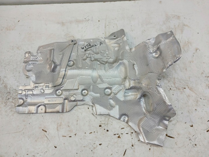 Mercedes W254 GLC 220d Couverture tablier moteur TERMICZNA KOMORY Moteur A2546803500