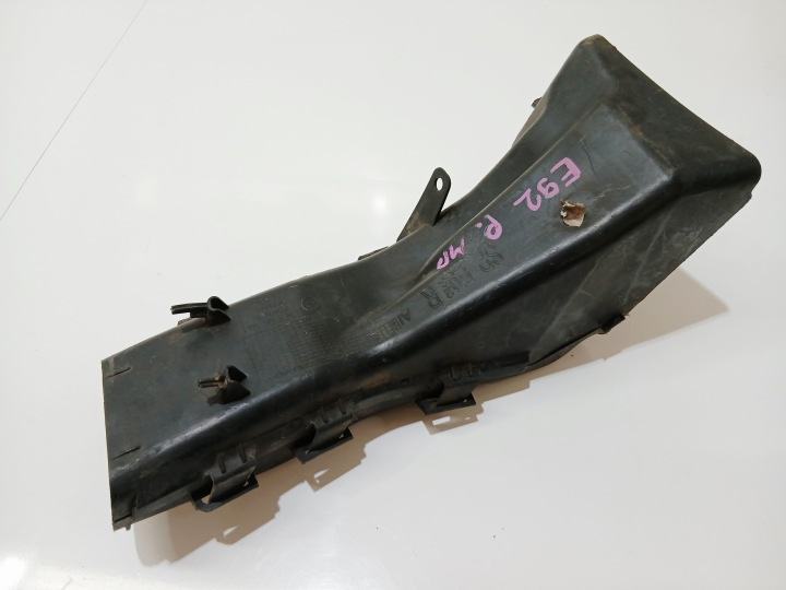 drain air right BMW E92 E93 M PAKIET 8045362