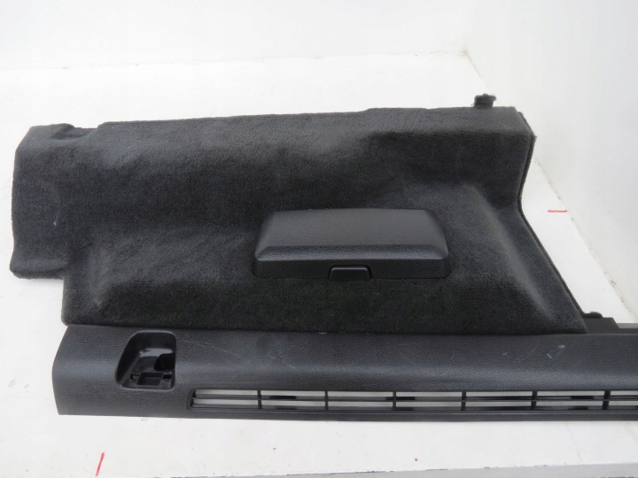 boot upholstery right VOLVO XC70 II AWD 2.4D 185KM 2000-2007r