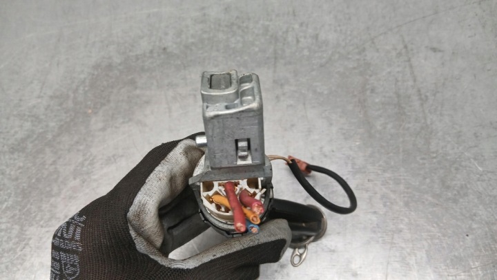 CITROEN C5 STATION 2.2HDI 01- 04R 9648445180 8