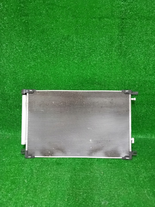 Radiatore condensatore climatizzatore usato TOYOTA RAV4 V 18- 2.0 2.5 NR.223