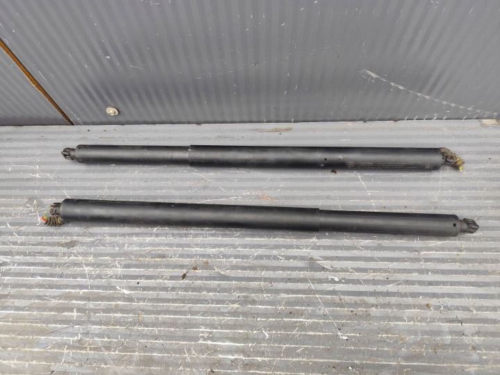 MERCEDES GLA W247 Dämpfer heckklappe KOMPLET A2478902400 A2478902300