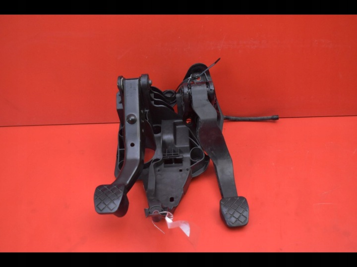 PEDAL pedale Spojka brzda 6C1721059M SKODA FABIA 3 III 1.0 MPI 110 KM