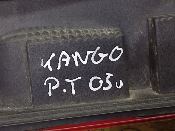 RENAULT KANGOOO OG LAMPA RIGHT BACK 12