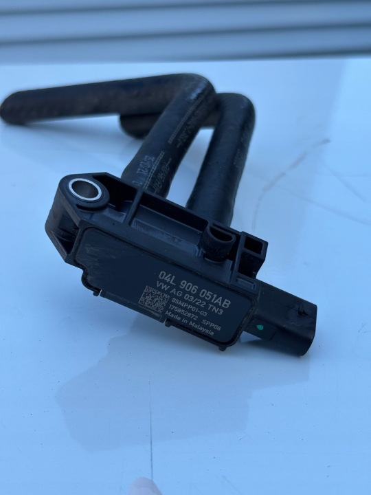 Audi VW T6 CRAFTER OE 04L906051AB Abgasdruck sensor