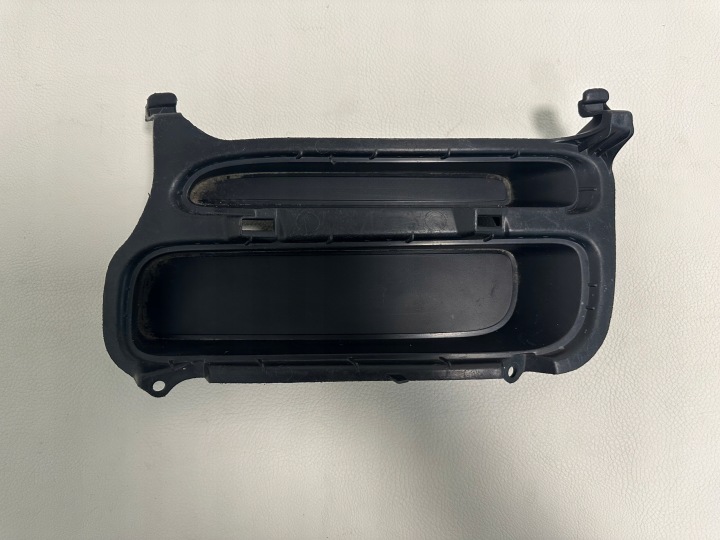 Toyota Avensis mřížka nárazníku předek 52128-05030