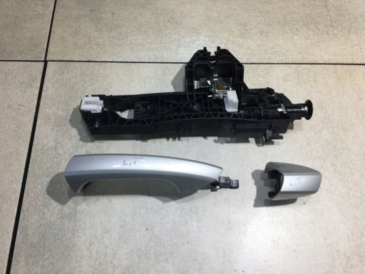 Poignée Externe Gauche Arrière MERCEDES W176 FL A2047600170