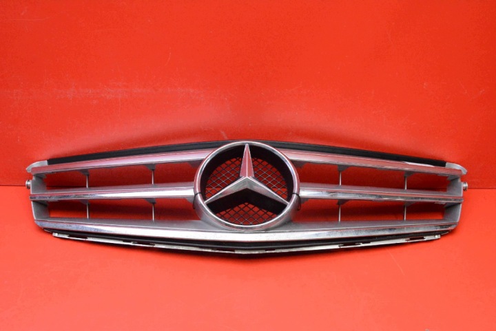 grille SREBRNA CHROM A2078880260 MERCEDES C-classe W204 07-12