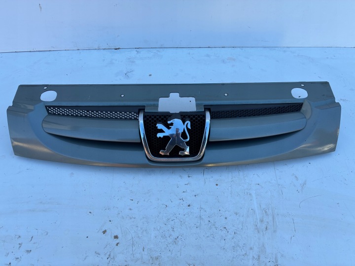 Grill des Kühlers Grill Peugeot Partner und Lift 02-08r.