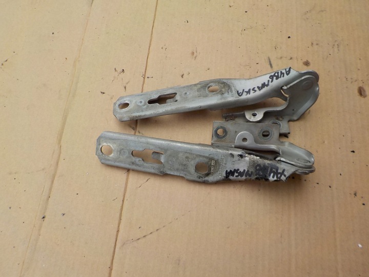 zsanér motorháztetök komplet audi a4 b6 8E0823302D 8E0823301D