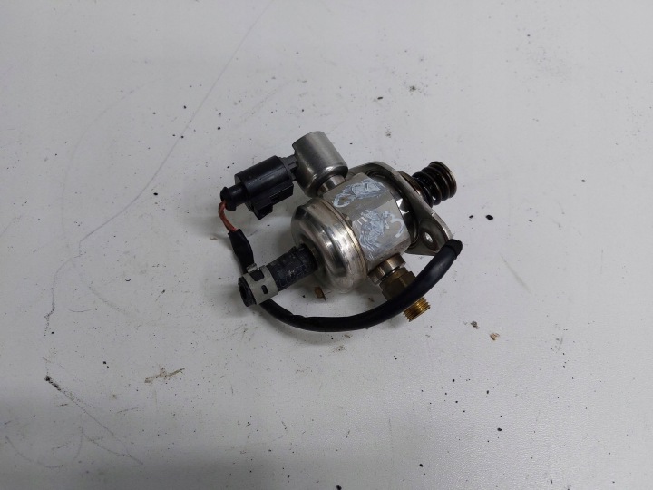 AUDI A4 B8 A5 A6 1.8 2.0 TFSI feed pump 06H127025K