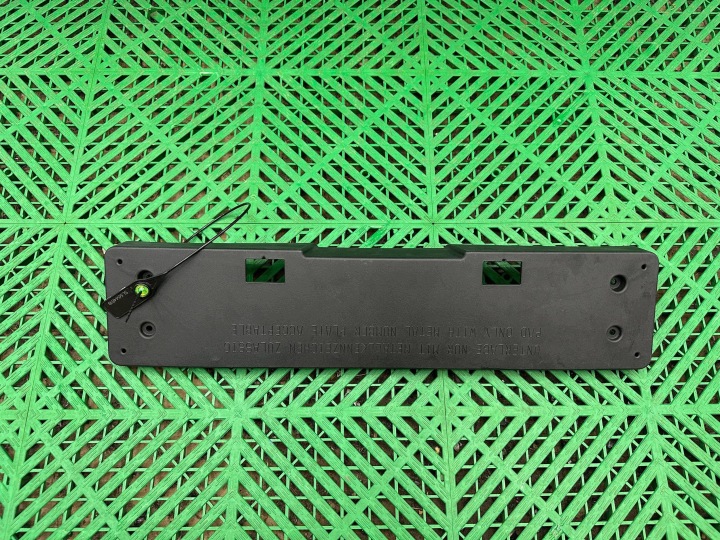 châssis panneau rejestracyjnej avant BMW M8 F91 F92 8074820