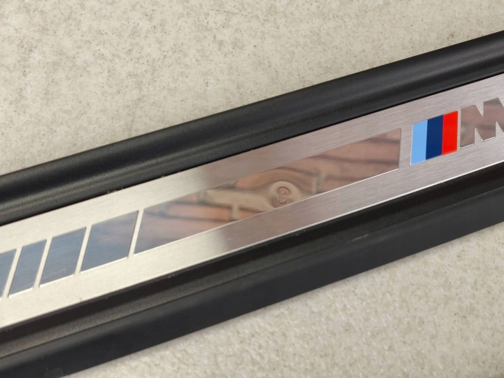 LISTWY PROGOWE OZDOBNE PRZÓD LEWA PRAWA M3 BMW G20 G21 G80 G81 M3 8075021 7