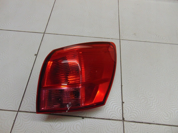 LAMPA TYŁ TYLNA PRAWA NISSAN QASHQAI I