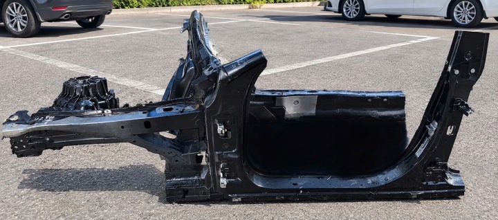 Radhaus Längsträger links vorne lange ZE SLUPKIEM SRODKOWYM MERCEDES GT W290 X290 1