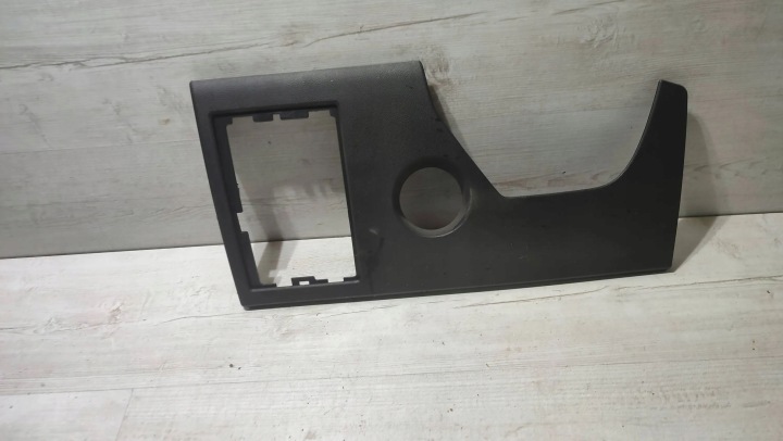 Dacia Duster II 17r 1.2 left side cover of the dashboard rozdzielczj