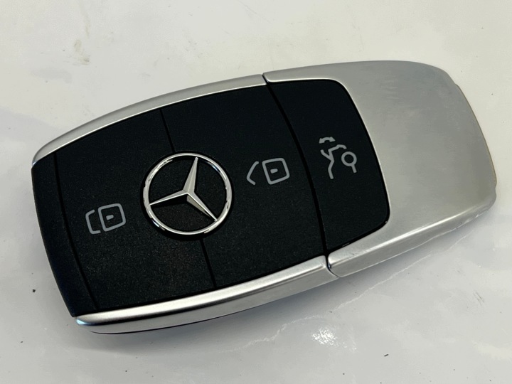 Clé Clé PILOT KEYLESS MERCEDES W213 W205 W253 W177 W247 A2059053609