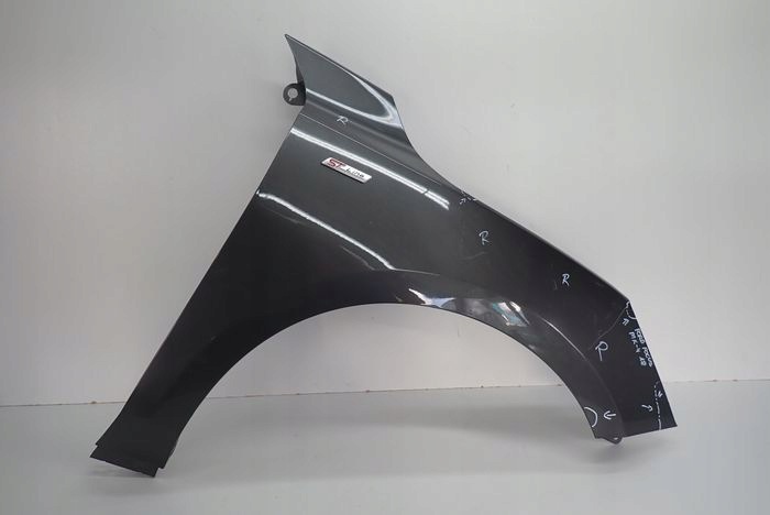 FORD FOCUS MK4 IV blatník pravý predný predok